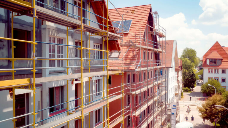 Heilbronner Häuser im neuen Glanz: Moderne Fassadengestaltung für mehr Wert und Effizienz